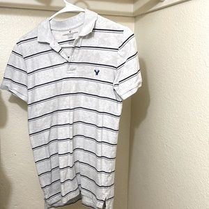 American Eagle outfitters “FLEX” Size small Grey/ Black Stripped collared shirt.